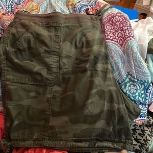 Plus size Camo shorts